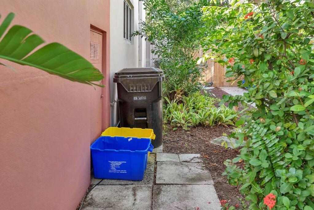 Charming Studio W Pool One Mile To Beach Pets Welcome Lake Worth Beach Ngoại thất bức ảnh