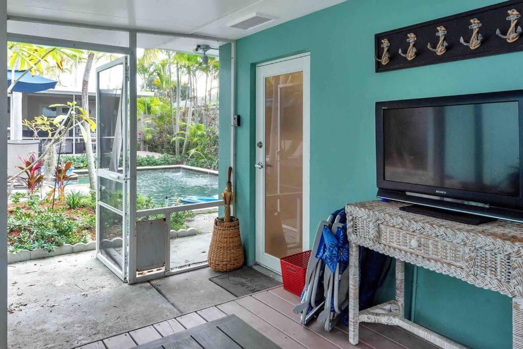 Charming Studio W Pool One Mile To Beach Pets Welcome Lake Worth Beach Ngoại thất bức ảnh